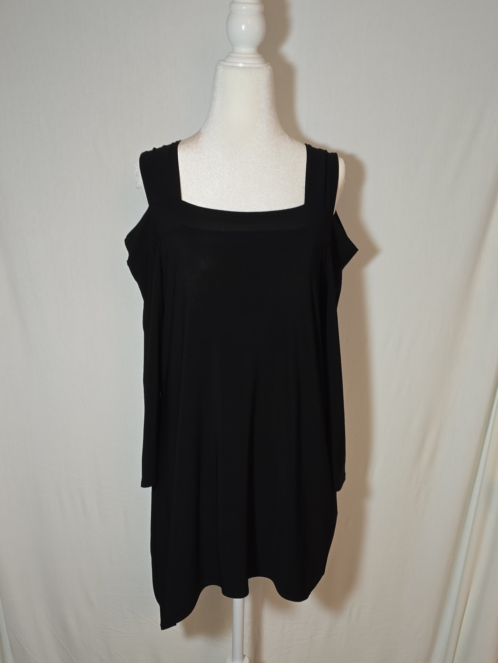 Come And See Black Square-Neck Cold-Shoulder Women’s Top